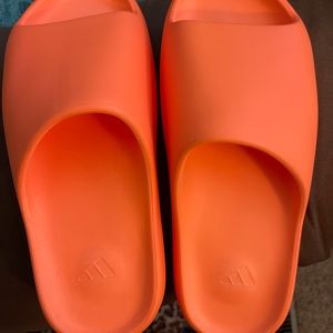 Yeezy Slides Enflamed Orange